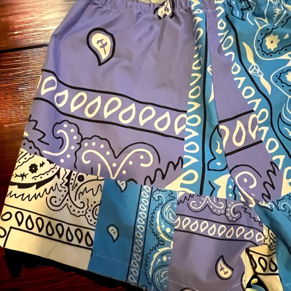 3Color SHEIN “STITCHUP” Shorts - Picture 4 of 4